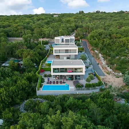 Amazing In With Swimming Pool Holiday home