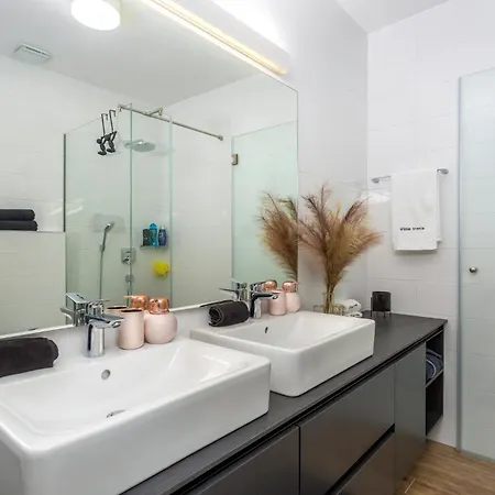 Amazing In With Swimming Pool Malinska