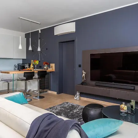 Amazing In With Swimming Pool Malinska