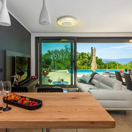 Amazing In With Swimming Pool Malinska