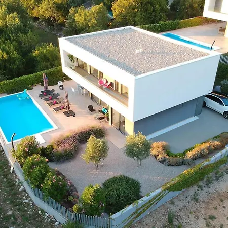 Stunning In Feriehus Malinska