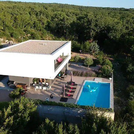 Stunning In Feriehus Malinska