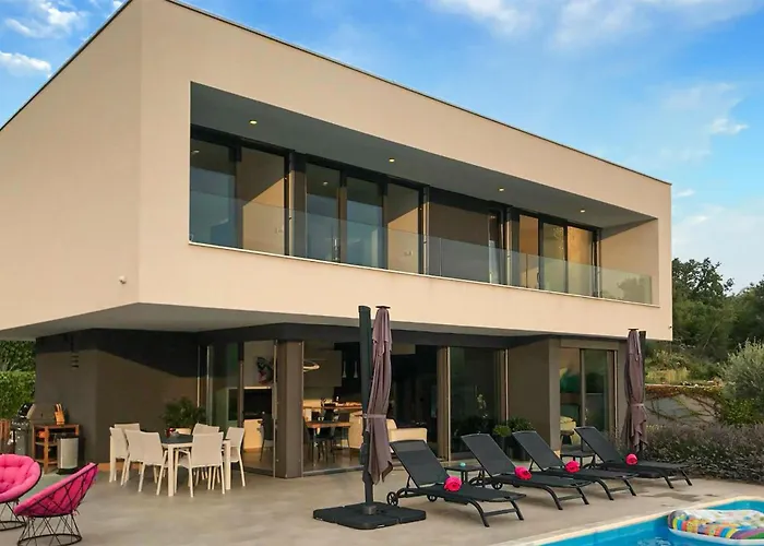 Vakantiehuis Stunning In Malinska