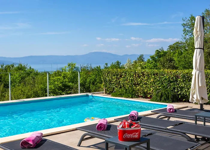 Vakantiehuis Stunning In Malinska